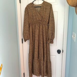 Beautiful brown peasant dress. Long sleeve, ruffles, Size large